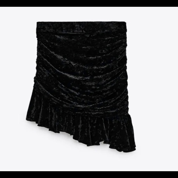 NWT ZARA High Waisted Velvet Mini Skirt Black M - Picture 4 of 6